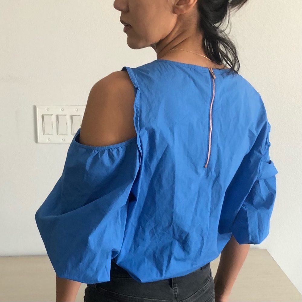 Single shoulder cut out puff sleeve blouse blue size medium